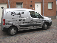 908081 Afbeelding van de bestelauto van eethuis Orkide (Lombok Utrecht), met talloze gerechten op de auto vermeld, ...